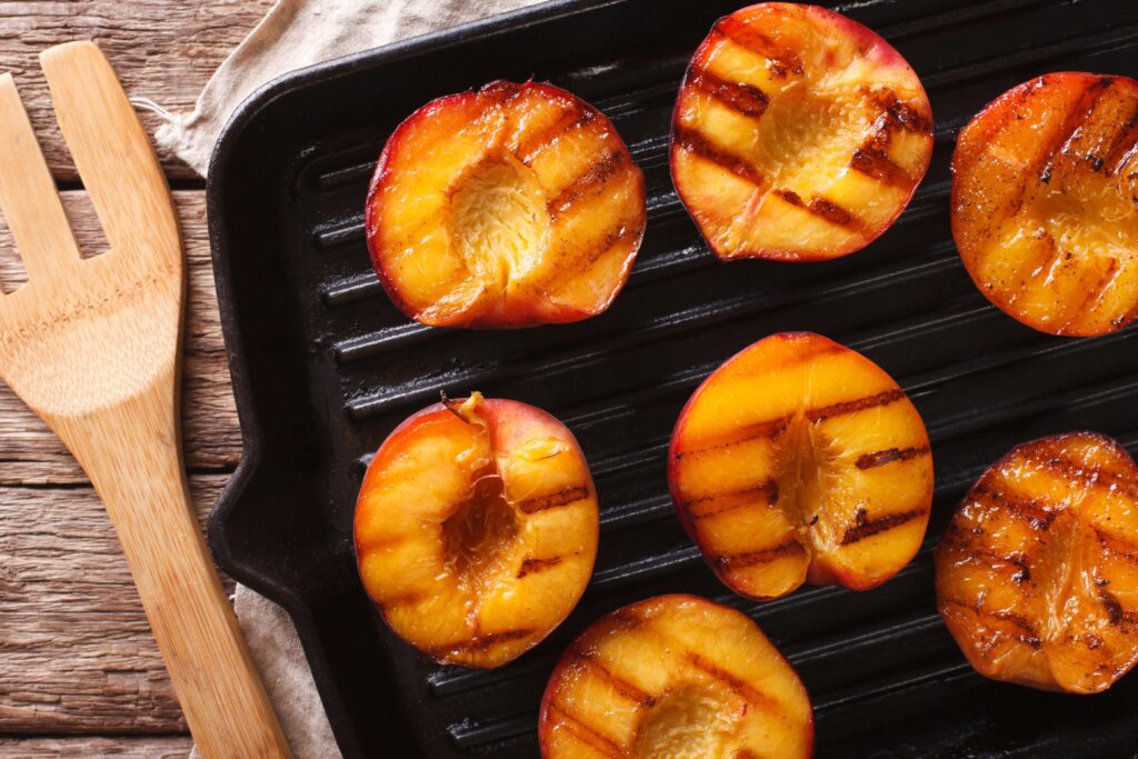 salade met rauwe andijvie en gegrilde nectarines 1 1