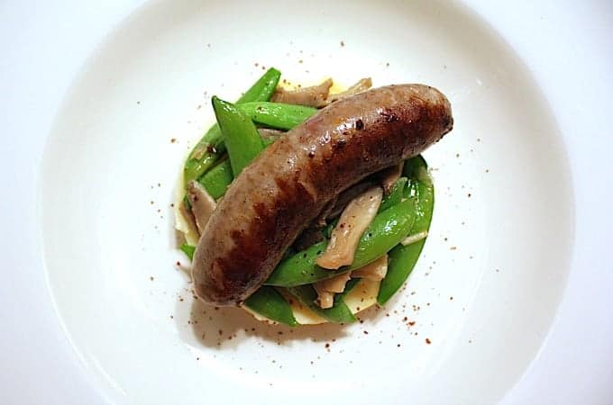 francesca-kookt-met-foodelicious_runderworst-met-cantharellen-en-pastinaak-truffelpuree_1_uitgelicht