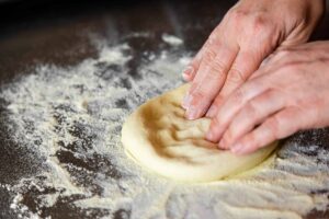 basisrecept voor zelfgemaakt pizzadeeg 6 1