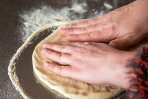 basisrecept voor zelfgemaakt pizzadeeg 7 1