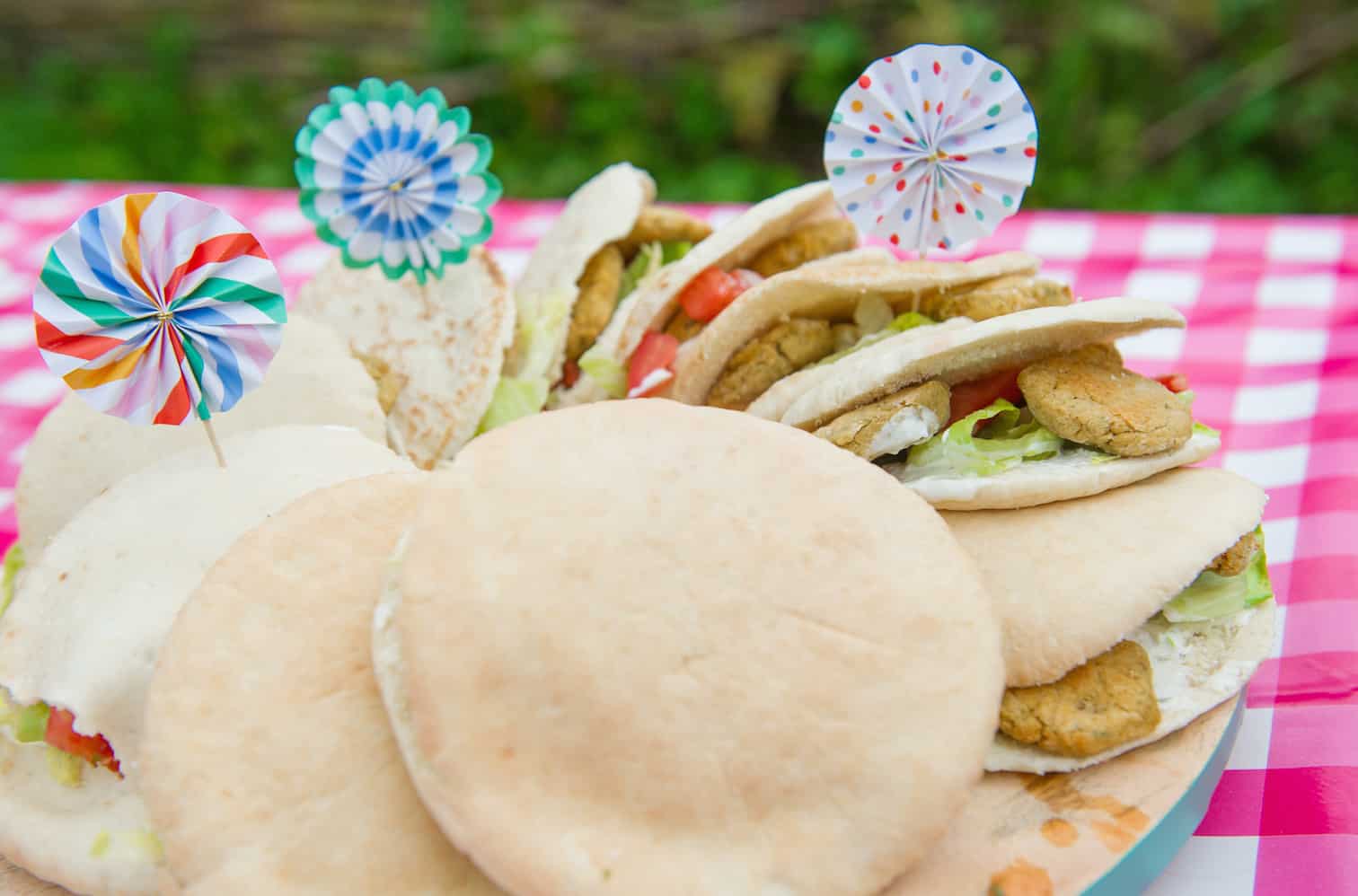 broodjes-falafel-met-knoflooksaus-1