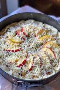 hartige taart met pastinaak appel en gruyere 4 scaled 2