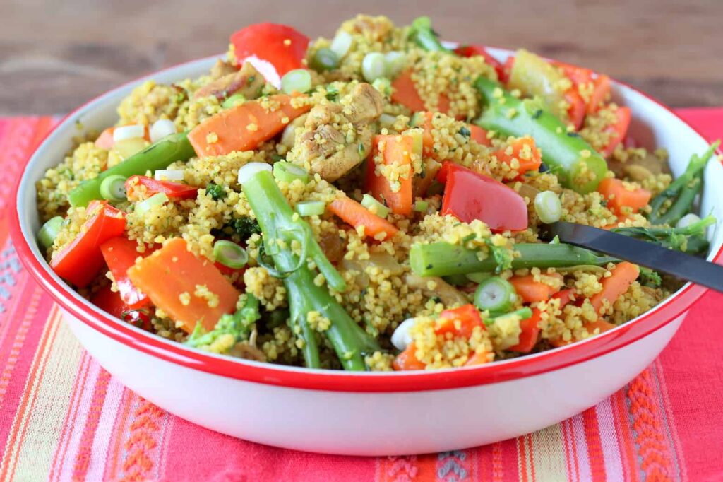 kruidige-couscous-met-groenten-en-kip-1