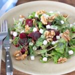 salade met geitenkaas biet en avocado 1 2