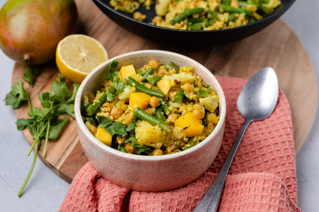 roerbakschotel met bloemkool kikkererwten en couscous 1