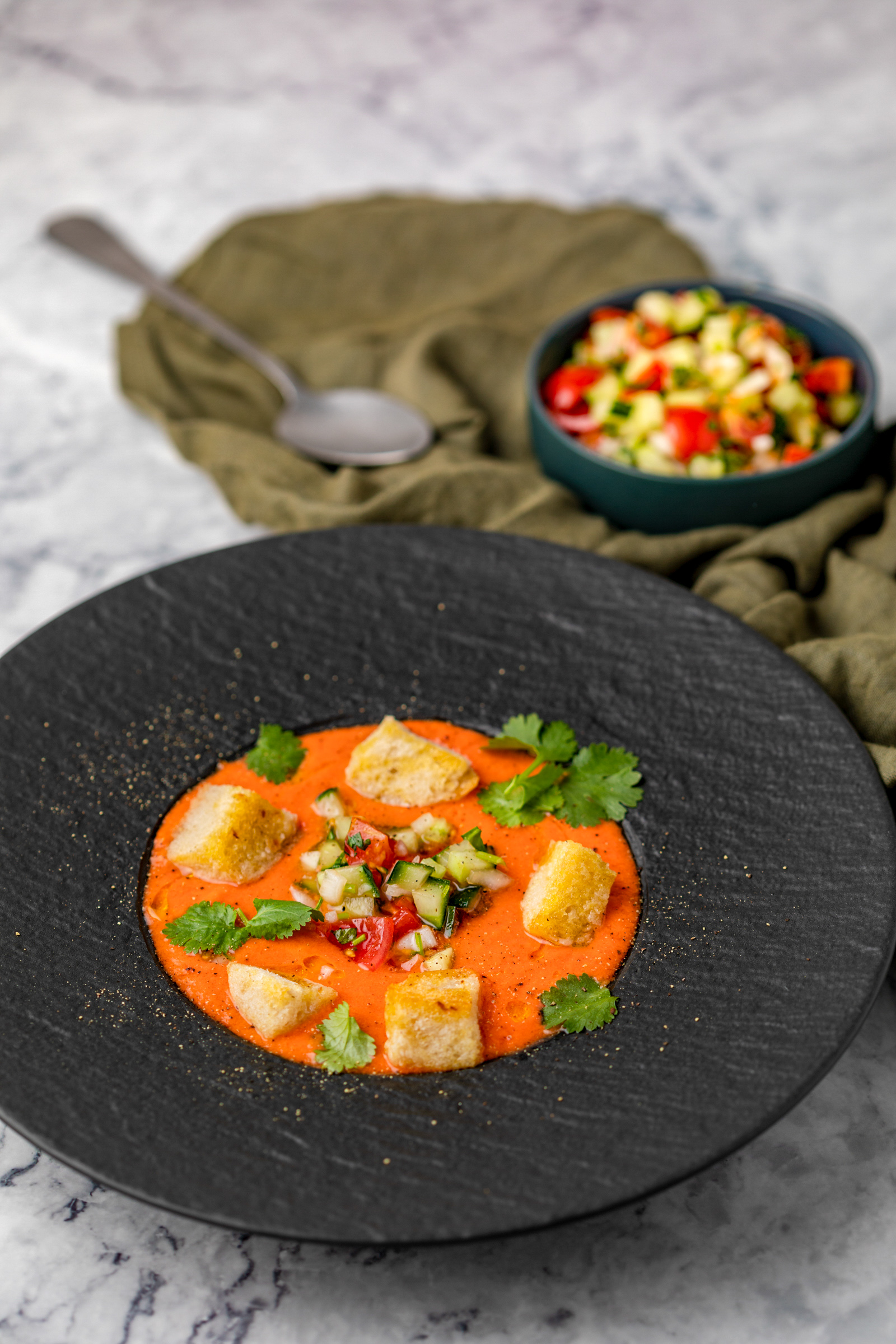 gazpacho met tabasco en knoflookcroutons 3