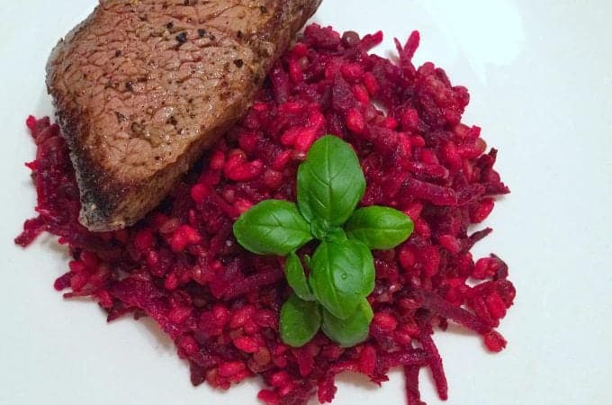 Farro-met-linzen-rode-biet-en-basilicumolie_1