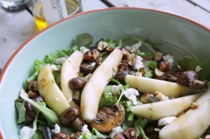 Francesca-Kookt_Foodelicious_snelle-maaltijdsalade-boordevol-hazelnoten_1_uitgelicht-680x450