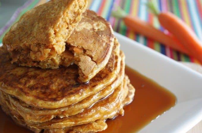 Francesca-Kookt_Wortel-pannenkoeken-met-kaneel-en-rozijnen_1_uitgelicht-680x450