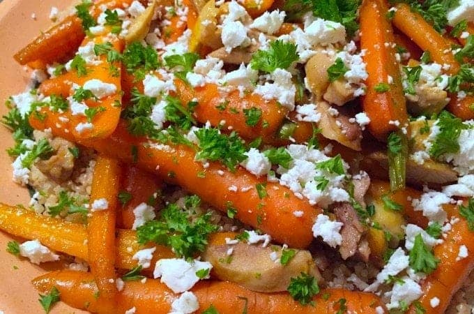 Geroosterde-bospeen-met-kip-bulgur-en-feta_41-680x450
