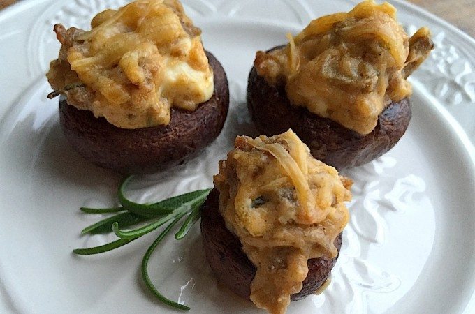 Gevulde-kastanjechampignons-met-sjalot-en-worst_1-680x450