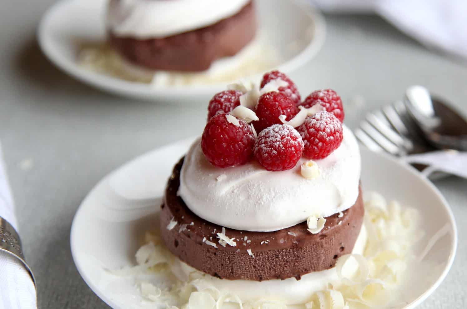 Meringuetorentje met chocoladeijs lr