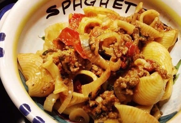 Pasta-met-gehakt-ui-en-tomaat_uitgelicht_11