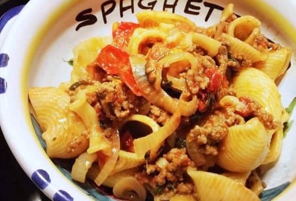 Pasta-met-gehakt-ui-en-tomaat_uitgelicht_11