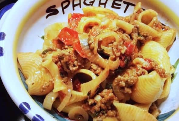 Pasta-met-gehakt-ui-en-tomaat_uitgelicht_11