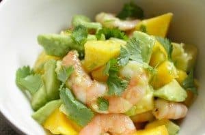 Salade-met-avocado-mango-en-garnalen_1