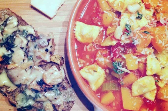 Winter-minestrone-met-paddenstoelen-broodjes-680x450