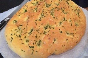 Zelf-focaccia-maken_1-680x450