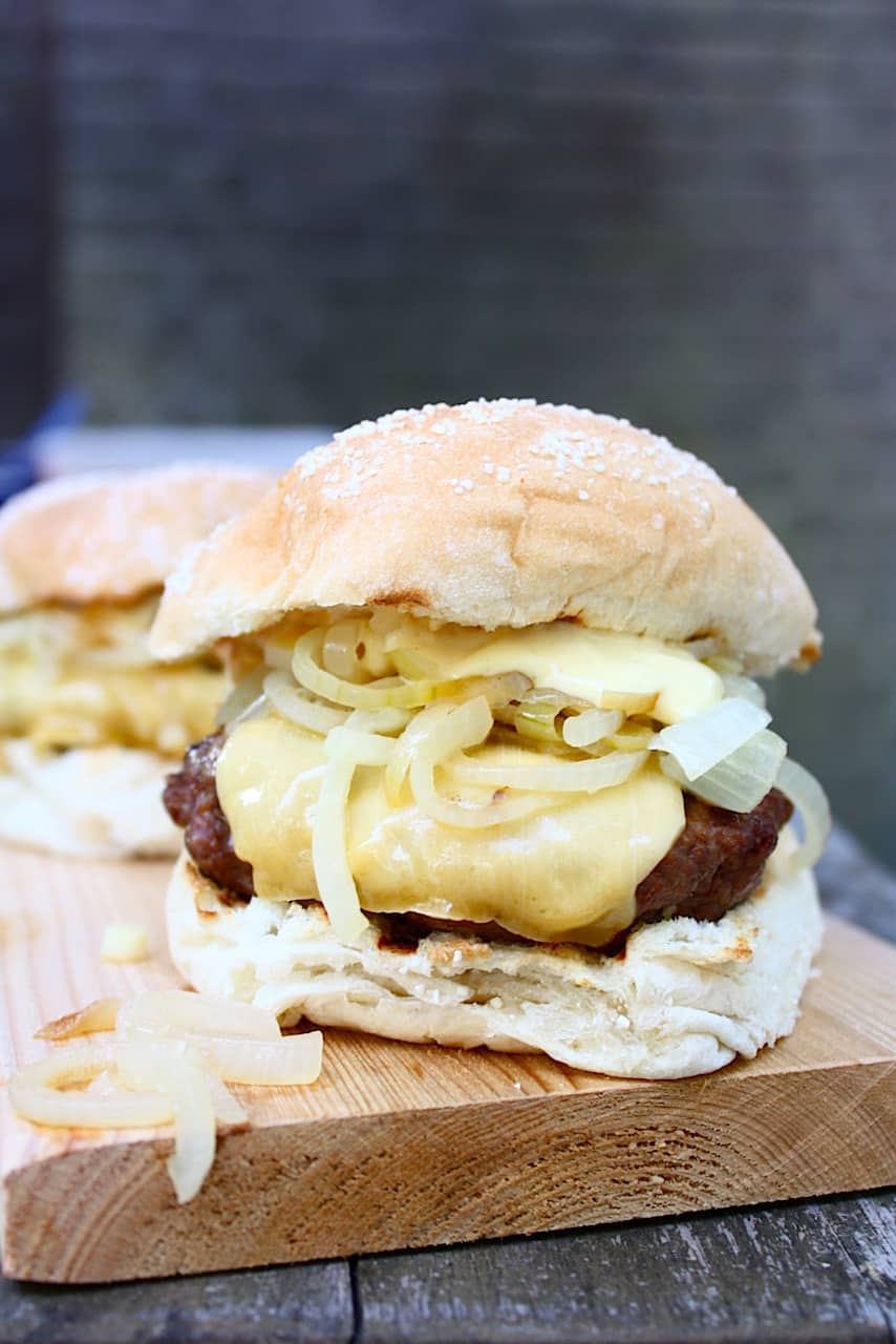 franse-uien-burger-met-old-amsterdam-4