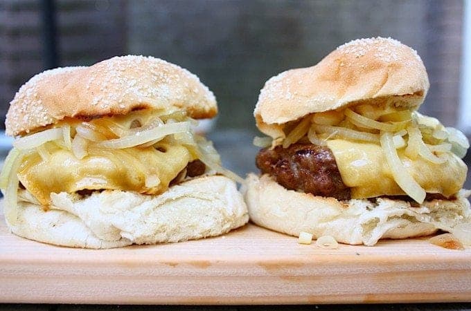 franse-uien-burger-met-old-amsterdam-5-680x450