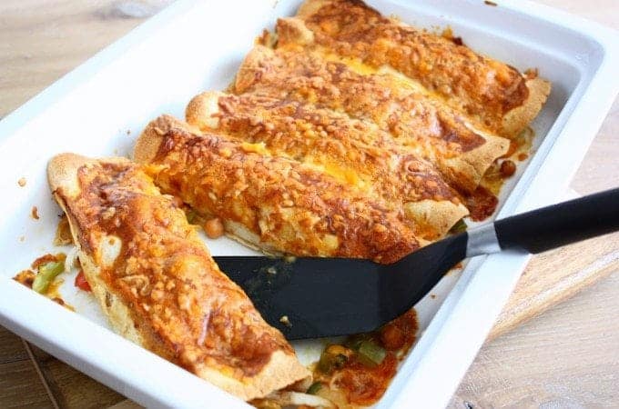 kip-enchiladas-bonen-erbij-1-680x450