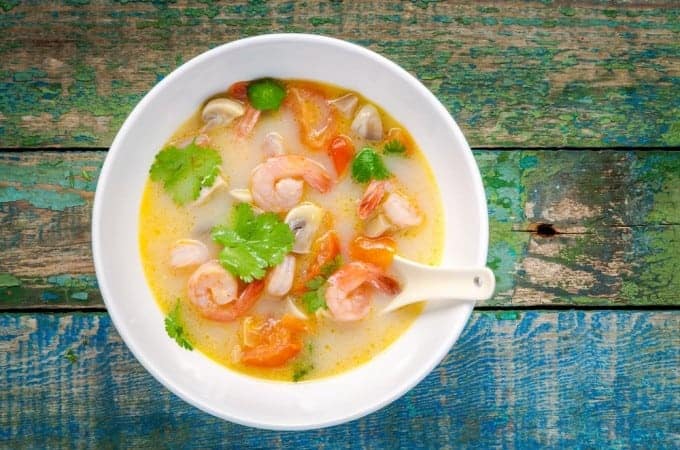thaise-kokossoep-met-garnalen-1-680x450