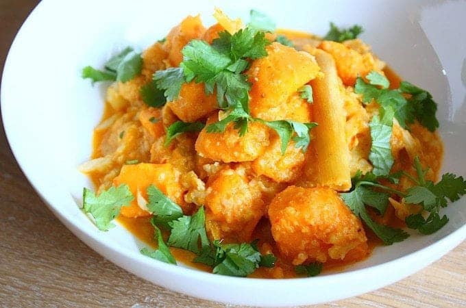 zoete-aardappel-curry-met-bloemkool-1-680x450